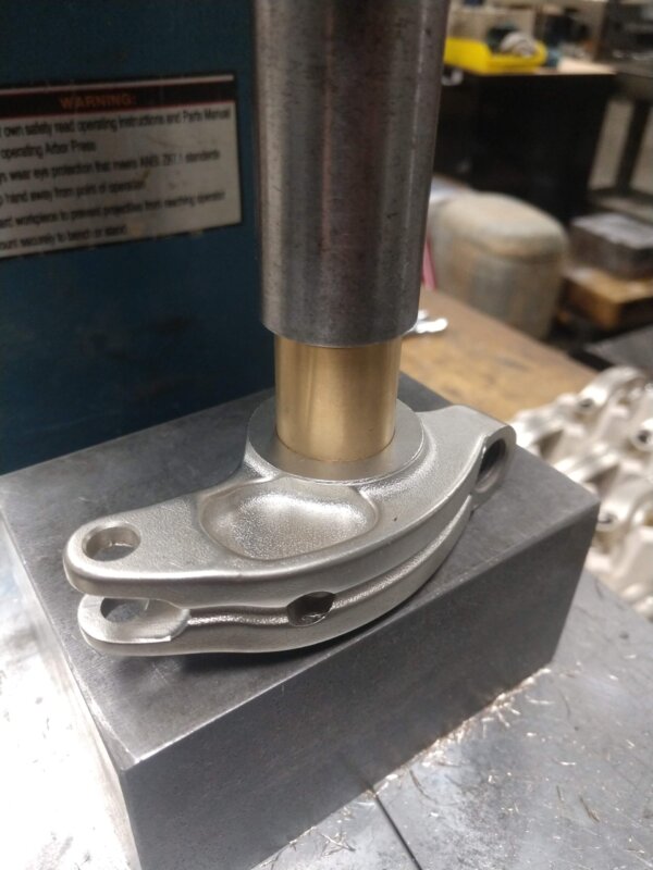 12V Cummins Roller Rockerarm